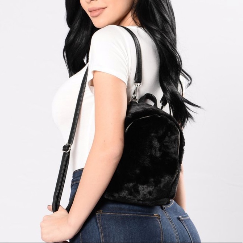 MINI FURRY BACKPACK WITH ADJUSTABLE STRAPS